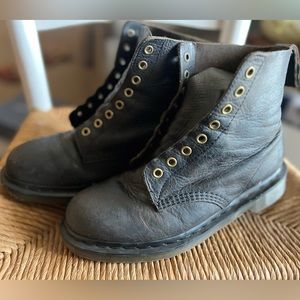 Dr Martens 1460 Pascal Harvest all black leather Women’s 8 combat boots no laces